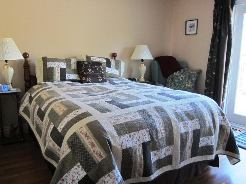 Twin Pines Bed And Breakfast Peterborough Esterno foto